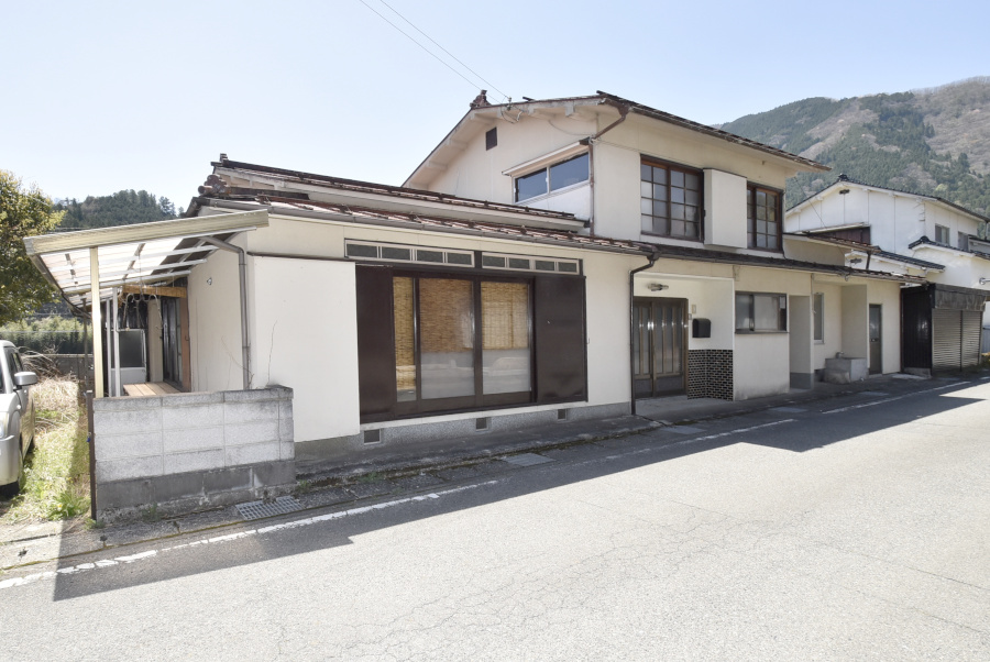 「宍粟市 のんびりと田舎暮らしを楽しめる7DKの日本家屋♪」のメイン画像